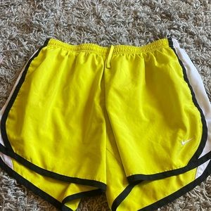 Girls Nike shorts XL